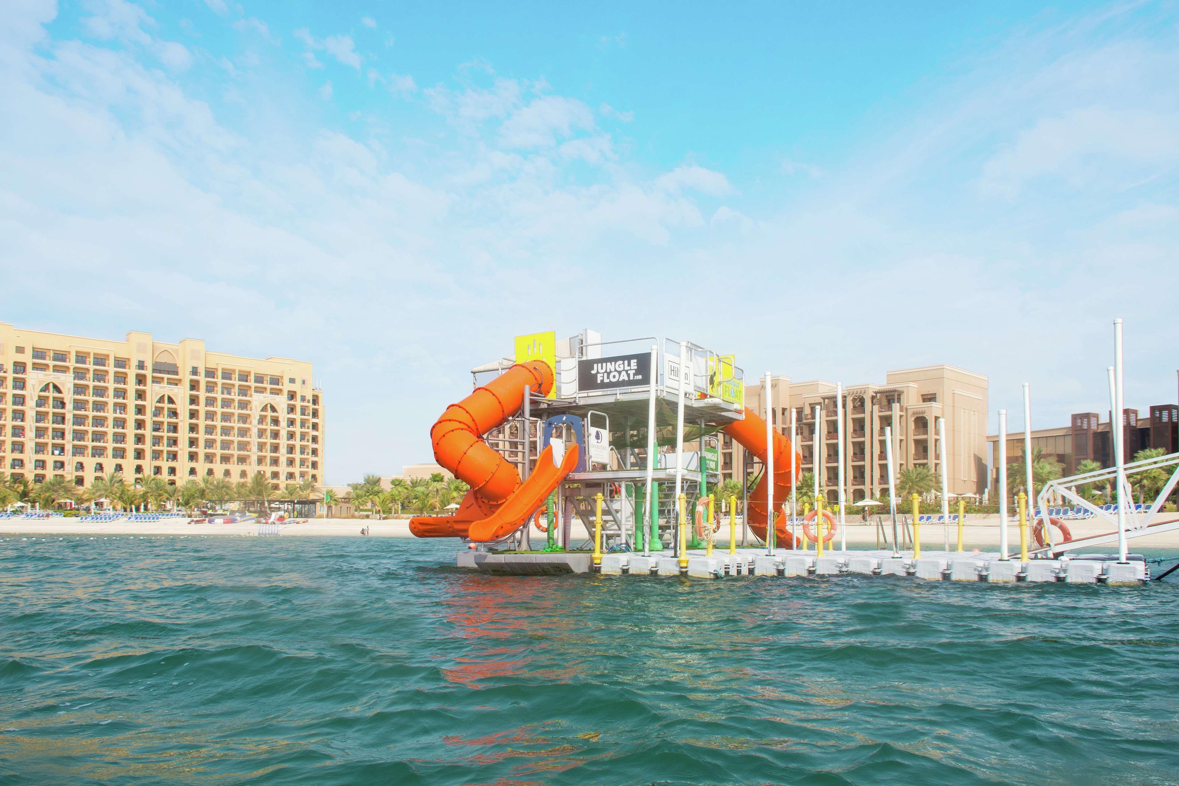Doubletree By Hilton Resort & Spa Marjan Island Рас ал Хайм Екстериор снимка The water park at the Atlantis Hotel
