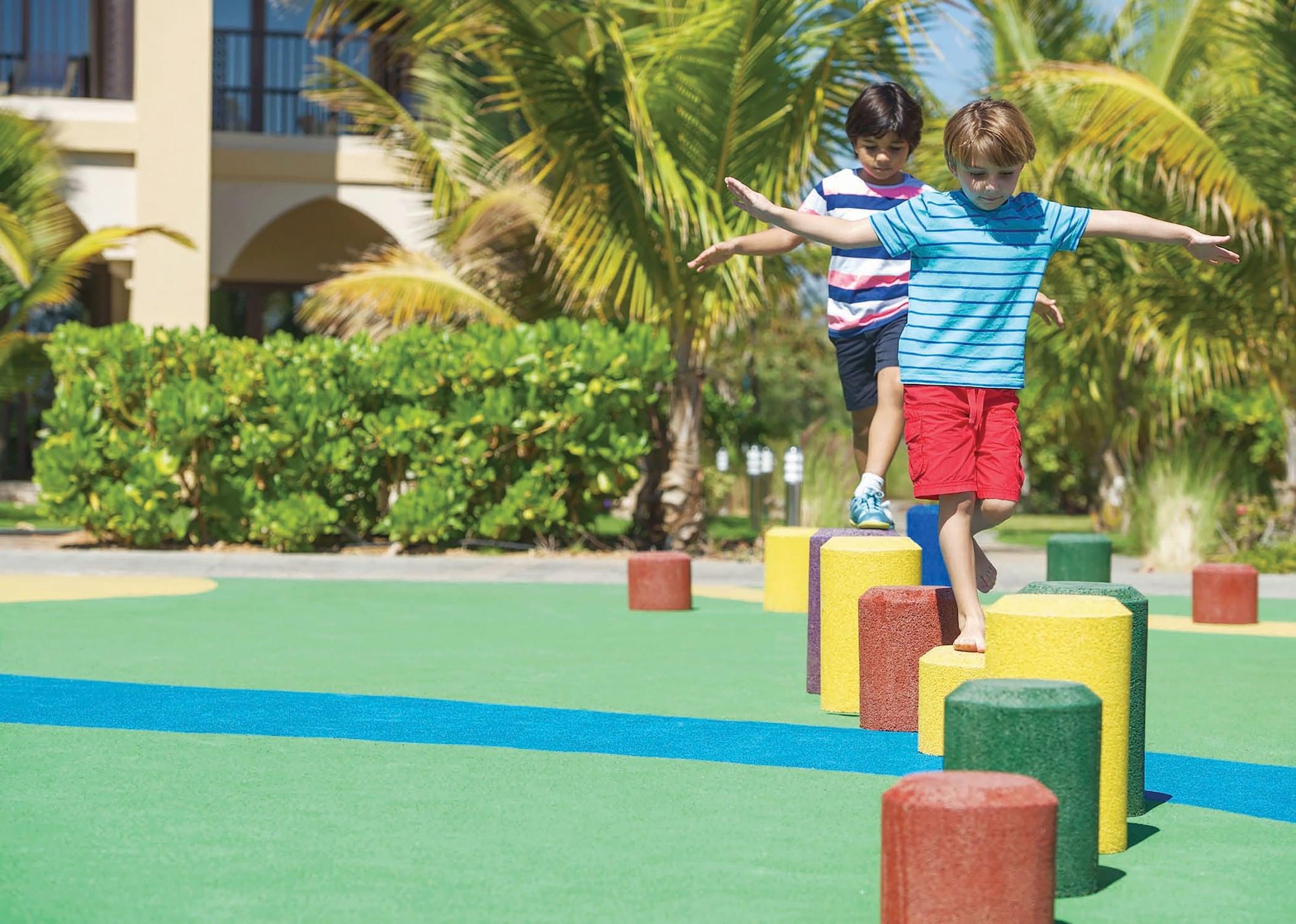 Doubletree By Hilton Resort & Spa Marjan Island Рас ал Хайм Екстериор снимка Playground at the resort